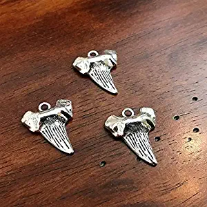 Bulk 15pcs Shark Tooth Charms, Shark Tooth Pendants, Shark Charms, Antique Silver Shark Tooth Charms, Ocean Charms, Fishing Charms, Findings